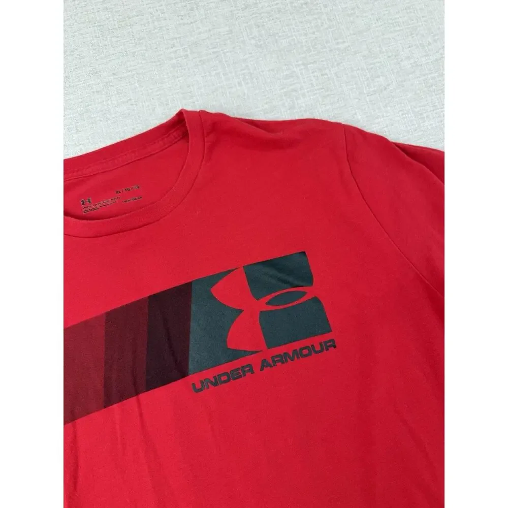 Under Armour Men’s XL HeatGear T-Shirt Red Black Logo Graphic Loose Fit